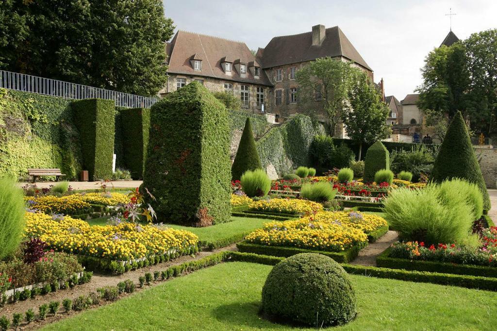 Ld - Location Montlucon Appartement Buitenkant foto